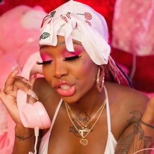 Meet your Posher, Donnetta